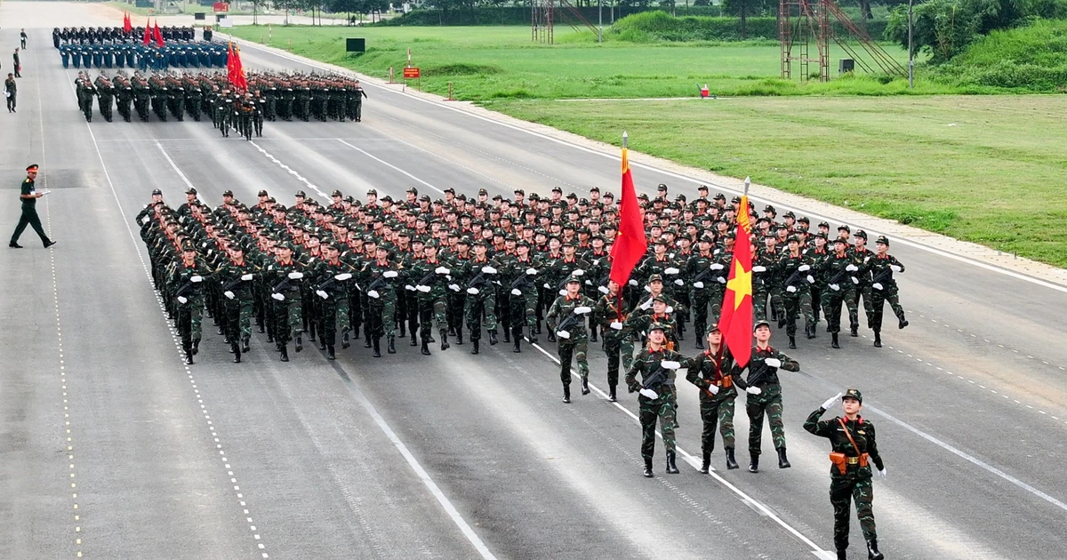 Các lực lượng luyện tập cho nhiệm vụ diễu binh, diễu hành hướng tới mừng 80 năm Quốc khánh | VTV24